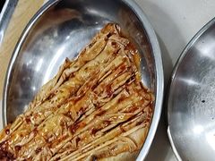 刷酱豆皮-五十中小肉串(南站店)