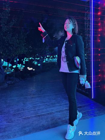 玉渊潭灯光秀体验——蔚蓝：万物共生