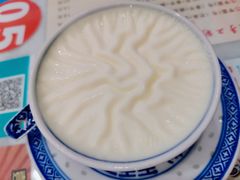 招牌双皮奶任意配-广信牛奶甜品世家(台东店)