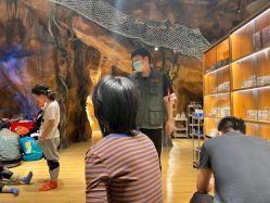-探洞工场(丹尼斯7天地店)