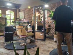 -青木造型HAIR·あおき髪を刈る潮人店