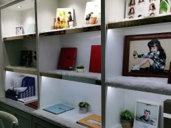 -亲吻宝贝儿童摄影