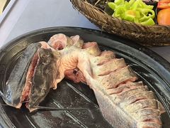 -刘姐啤酒鱼民族演艺餐厅(西街总店)