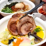 谁懂，去歌致轩吃面被店员塞了一个金饭碗[笑哭]