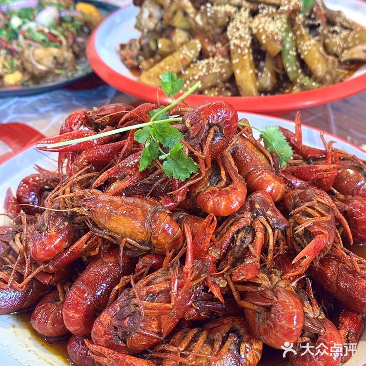 🦞昆明海鲜脑袋集合！这家大排档鲜到舔手指‼️