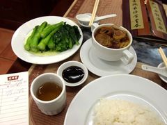 咖喱牛腩+白灼芥蓝-黄枝记粥面店