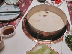 -洪氏嗨捞·猪肚鸡火锅(阳光天地店)