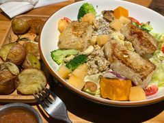 -POKEE VIA&Brunch·维娅(重庆来福士店)