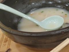 -花馬肆.云南过桥米线(汉神购物广场现场熬汤店)