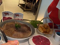 -左庭右院鲜牛肉火锅(金山万达店)