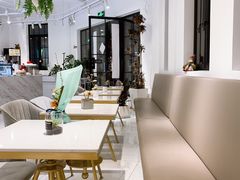 -Fridi Patisserie Cafe