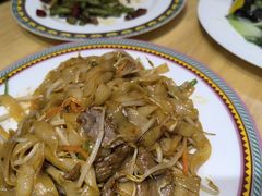干炒牛河-成记海鲜粥(意大利风情街店)