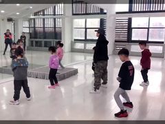 -西安小天鹅艺术团(曲江Alice店)