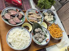 -刘姐啤酒鱼民族演艺餐厅(西街总店)