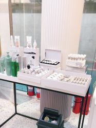 -PE SALON 