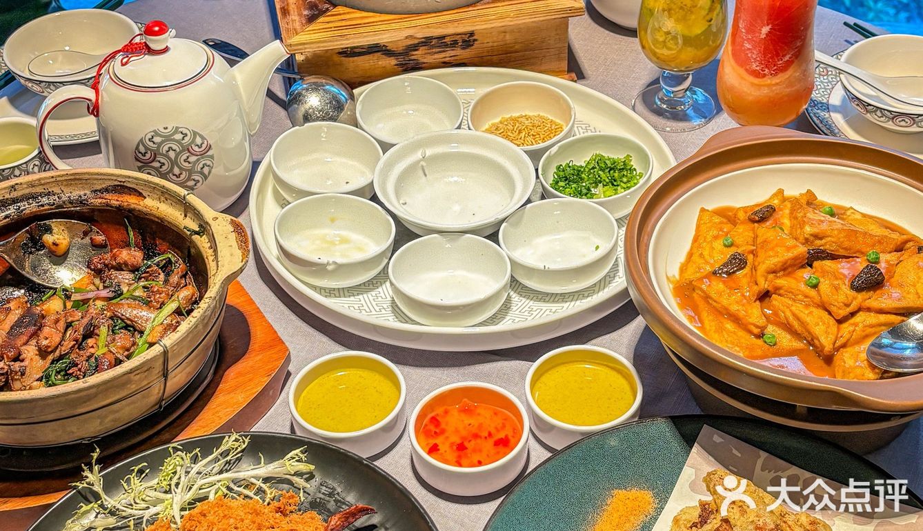 藏不住了！广州这家热腾腾的鸽汤泡饭好好吃哇 