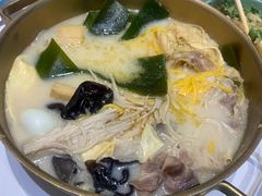 骨汤麻酱锅底-阿上阿上麻辣香锅&麻辣烫(朝阳蓝色港湾店)