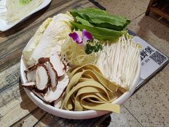 -鸡遇虾煲干锅火锅(小寨金莎店)