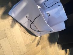 -GIVENCHY(比斯特苏州购物村店)