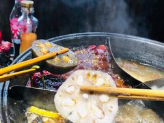 -白乐天毛肚火锅馆(解放碑店)