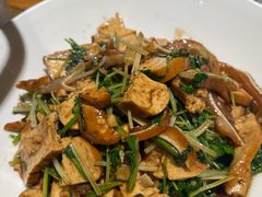 -黄泥岗·地道湖北菜(奥特莱斯店)