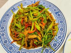 香菜炒牛肉丝-新新湘菜馆(新中街二条店)