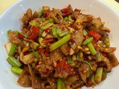 酸菜爆炒肥肠-笨罗卜浏阳菜馆(龙华鹏润达店)