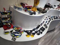 -宏宇眼镜蔡司依视路折扣店(兆佳眼镜城店)