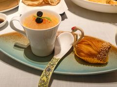 杨枝甘露拼天鹅酥-君庭中餐厅(友谊宾馆店)