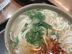 -亮亮面馆(经六路店)