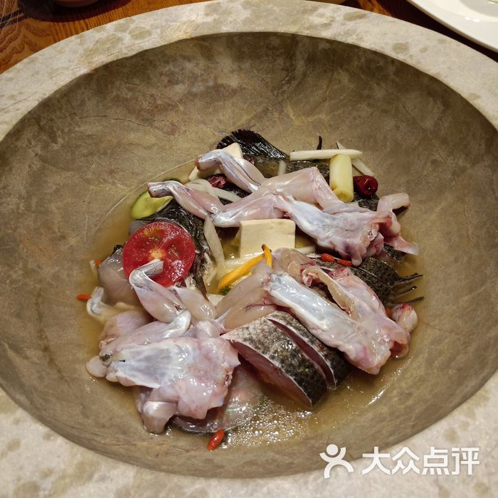 云中鱼云南蒸汽石锅鱼