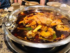 -肖肖酸萝卜鱼火锅(总店)