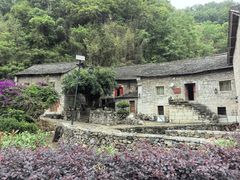 -高荡千年布依古寨旅游景区