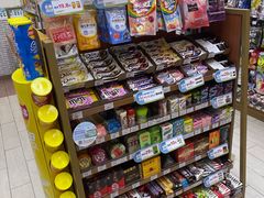 零售区-全家便利店(车站南路店)