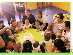 -兜莱·亲亲袋鼠国际早教