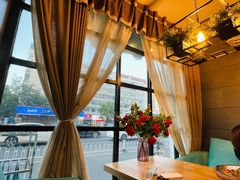 靠窗位-愉肴麻辣香锅(中山路店)