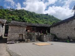 -高荡千年布依古寨旅游景区