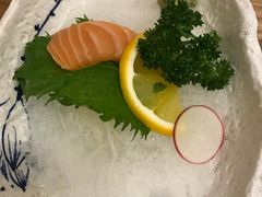 三文鱼刺身-小句号·精致料理(江南环球港店)