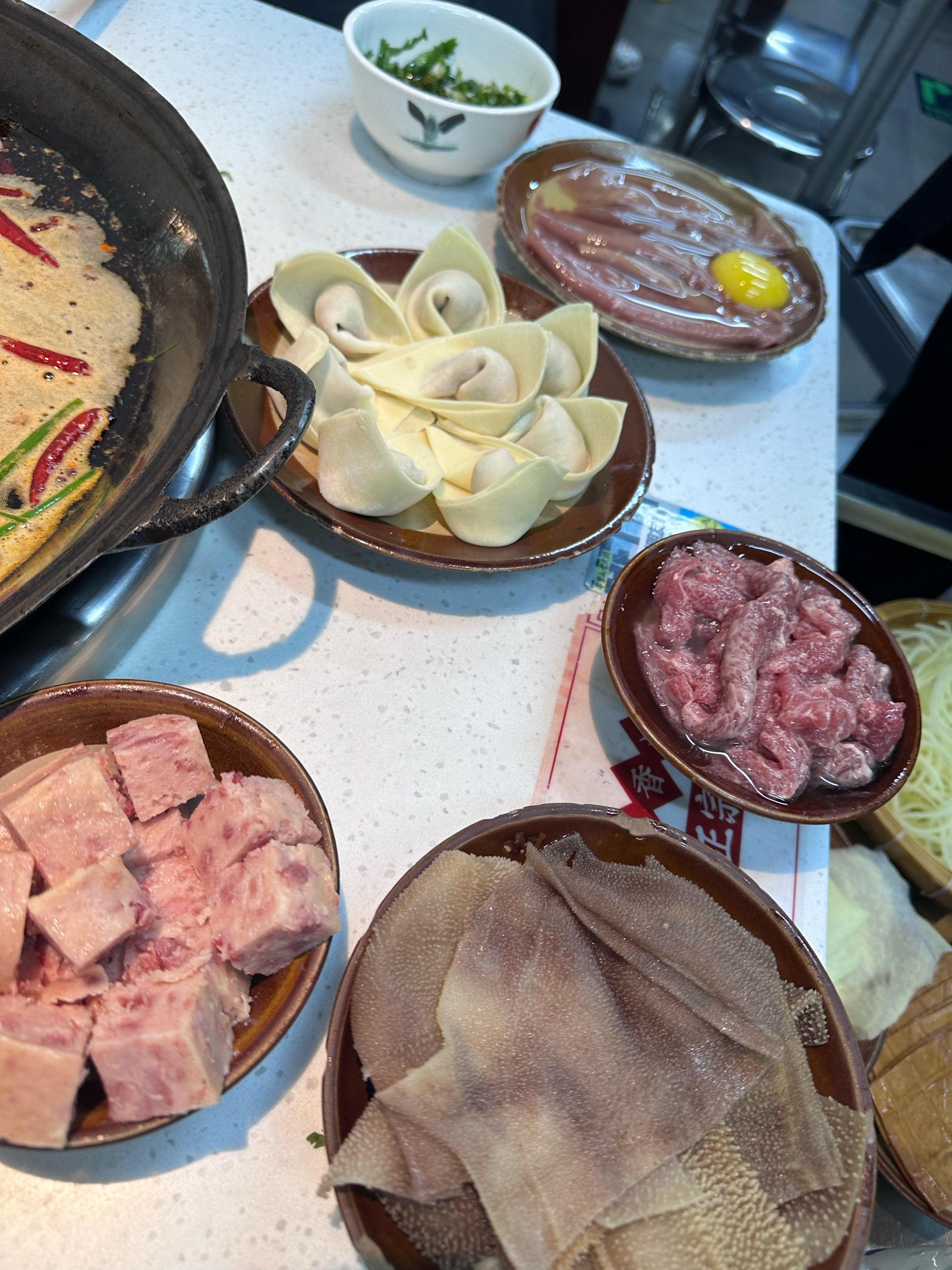 来过好多次了 火锅非常正宗 食材新鲜 强烈推荐 郡花 腰花 龙眼水非常