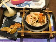 海鲜泡菜汤饭伴韩式煎饺套餐-城堡餐厅(长隆海洋王国店)