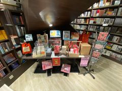-钟书阁(群光广场店)