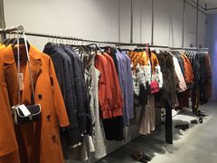 -URBAN REVIVO(欢乐海岸购物中心店)