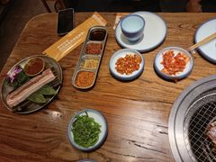 -明洞阿姨·韩式酱蟹烤肉·创意料理(三元桥店)