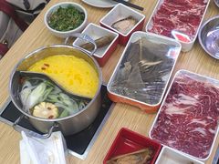 -杨老板·海鲜集市火锅·鲜切牛肉(中防万宝店)