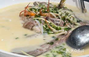 Pickled Mustard Stem Braised with Qiantang River Rice Fish