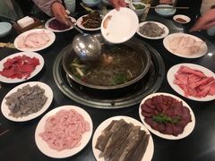 -周老三跷脚牛肉·全牛火锅(非遗传承店)