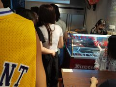 -爆炸头阿姨小四川正宗川味小吃(无任何分店)