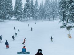 -丝绸之路山地度假区滑雪场