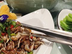 -海派美食·家宴海鲜青岛菜·石锅鲽鱼头(东方城店)