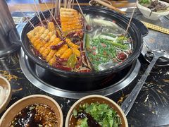 -灌县老妈砂锅串串香(万科红生活广场店)